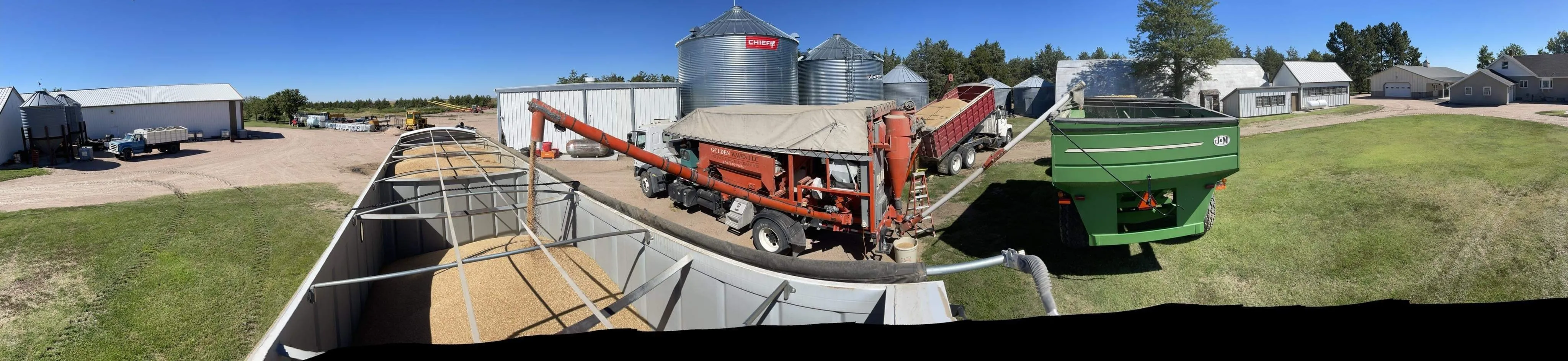 Gallery Image: Golden Waves llc Mobile Grain Cleaning